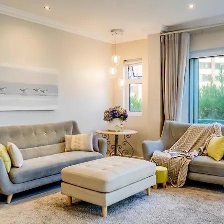 0m² 2 slaapkamer, 1 privé badkamer Appartement in Camps Baai Kaapstad Buitenkant foto