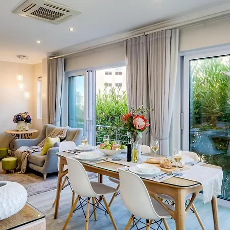 0m² 2 slaapkamer, 1 privé badkamer Appartement in Camps Baai Kaapstad Buitenkant foto