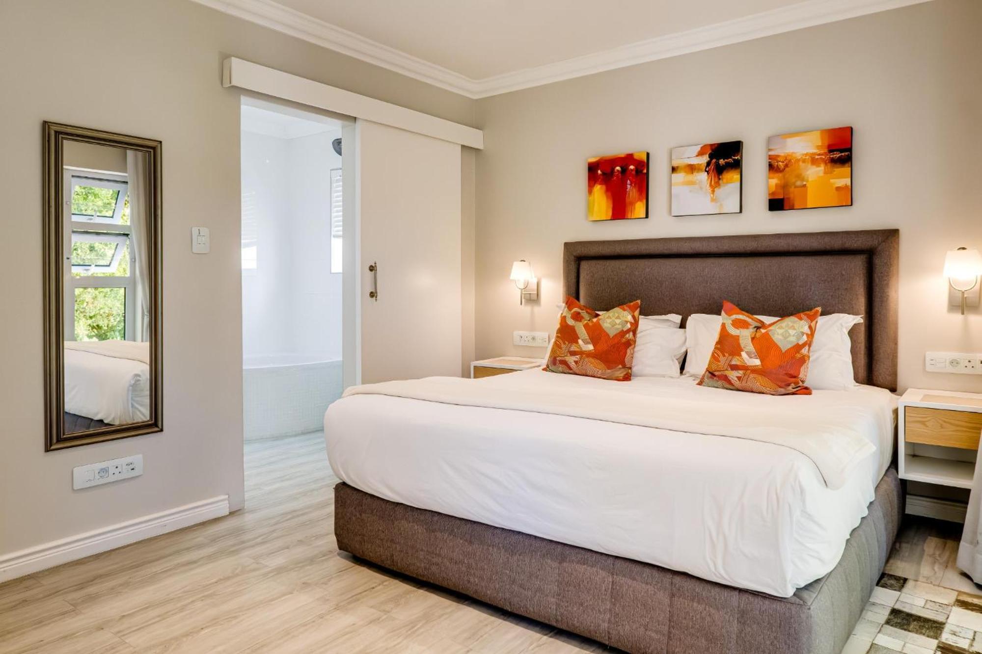 0m² 2 Slaapkamer, 1 Privé Badkamer In Camps Baai Appartement Kaapstad