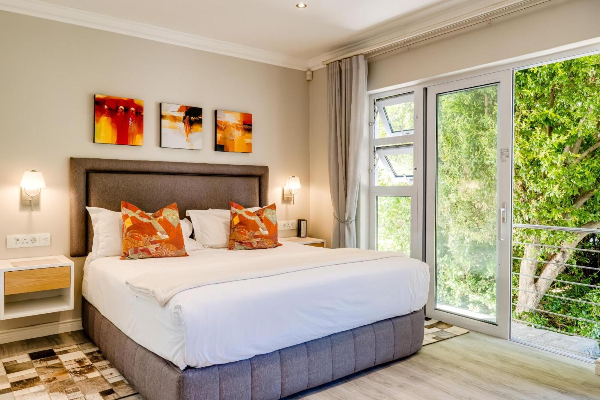 0m² 2 Slaapkamer, 1 Privé Badkamer In Camps Baai Kaapstad