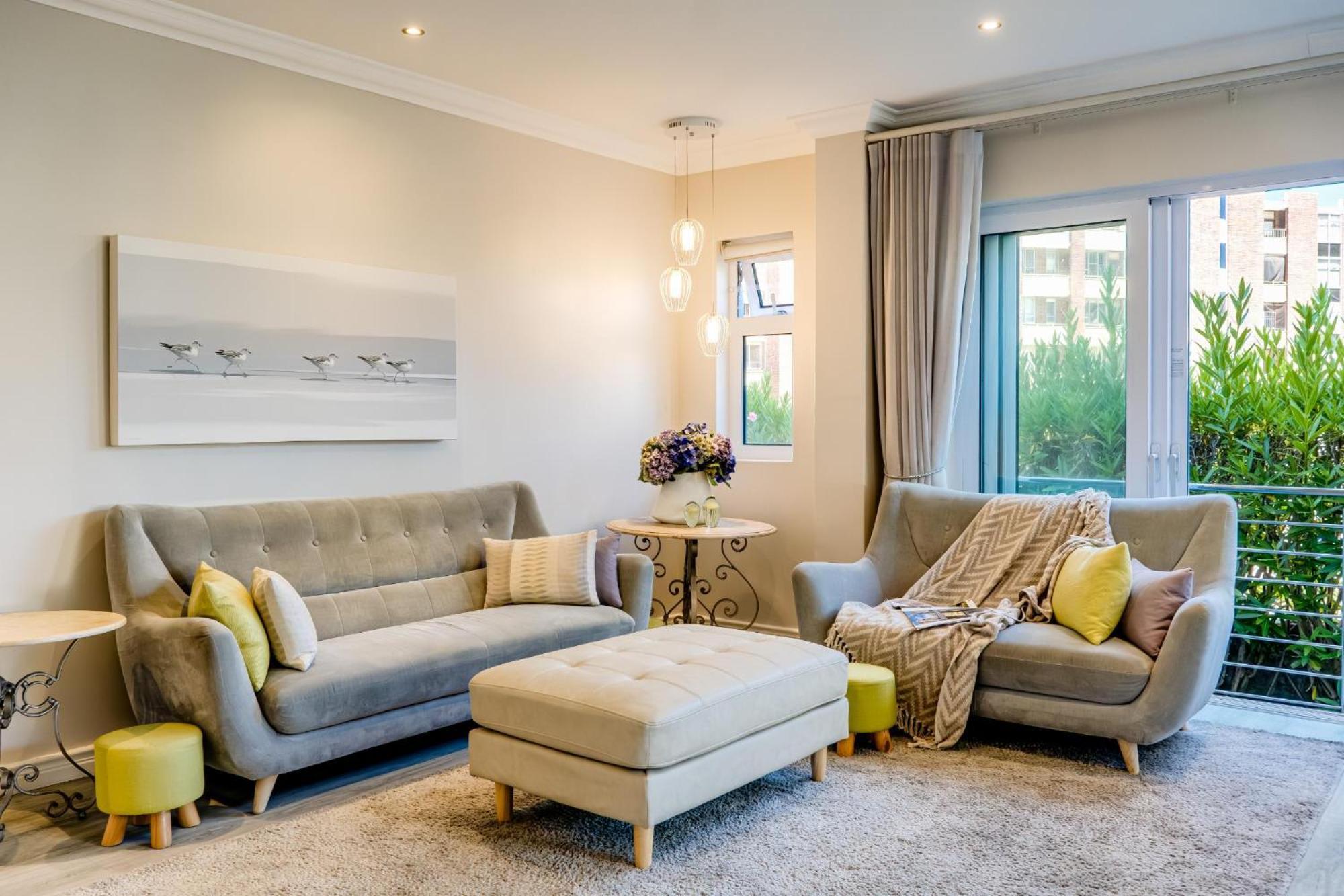 0m² 2 Slaapkamer, 1 Privé Badkamer In Camps Baai Appartement *